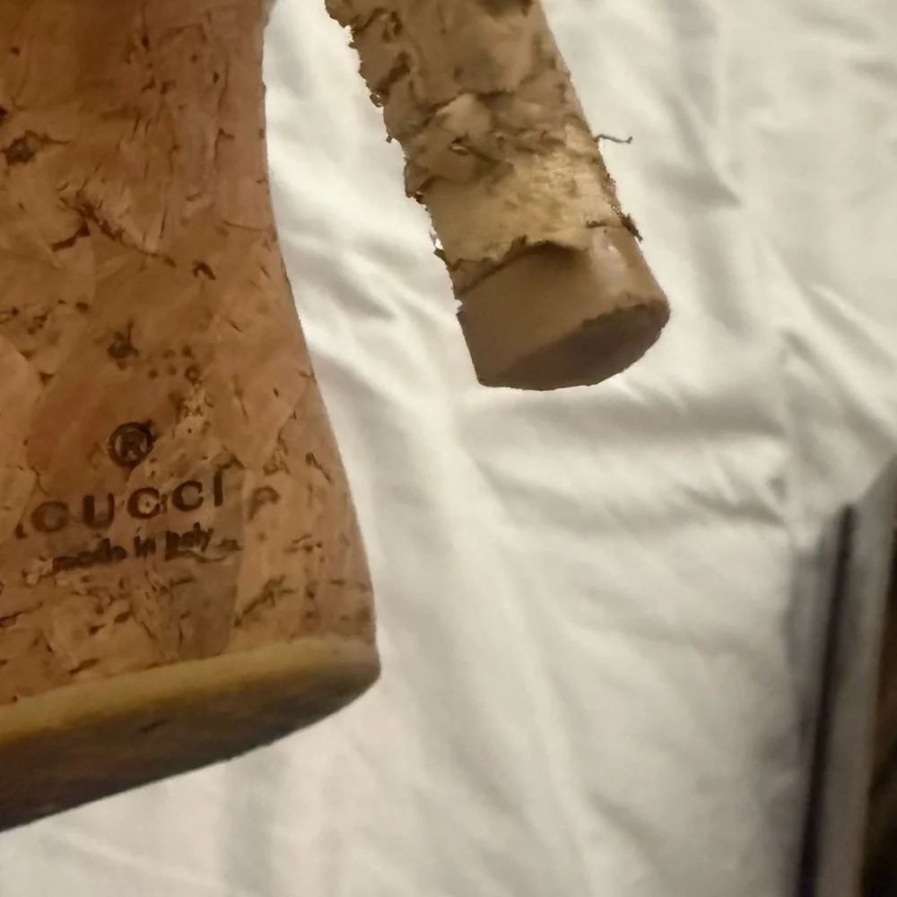Gucci Brown Box with Gold Logo.  They’re like new but cork got ruined in the box - Picture 11 of 16